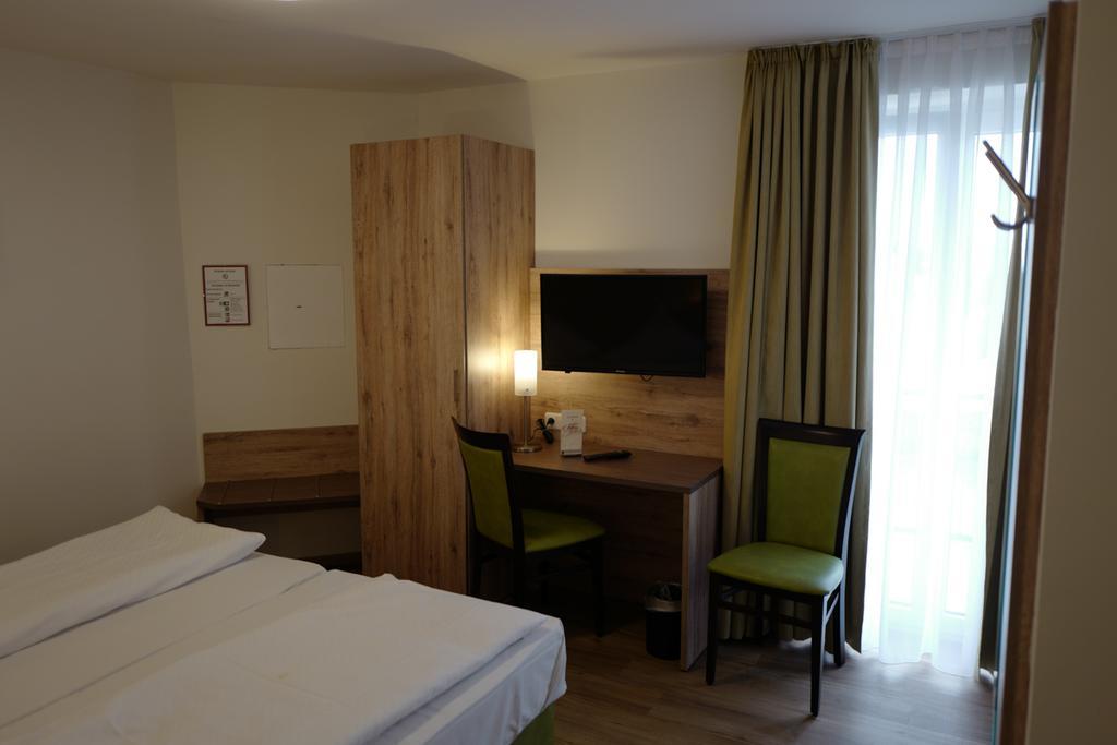 Hotel Stern แกร์สโทเฟิน ภายนอก รูปภาพ