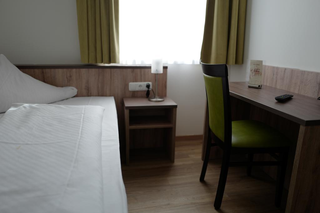 Hotel Stern แกร์สโทเฟิน ภายนอก รูปภาพ