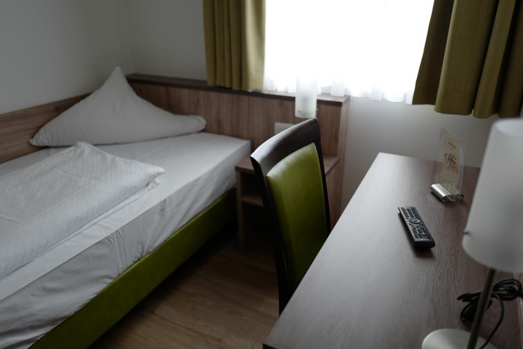 Hotel Stern แกร์สโทเฟิน ภายนอก รูปภาพ